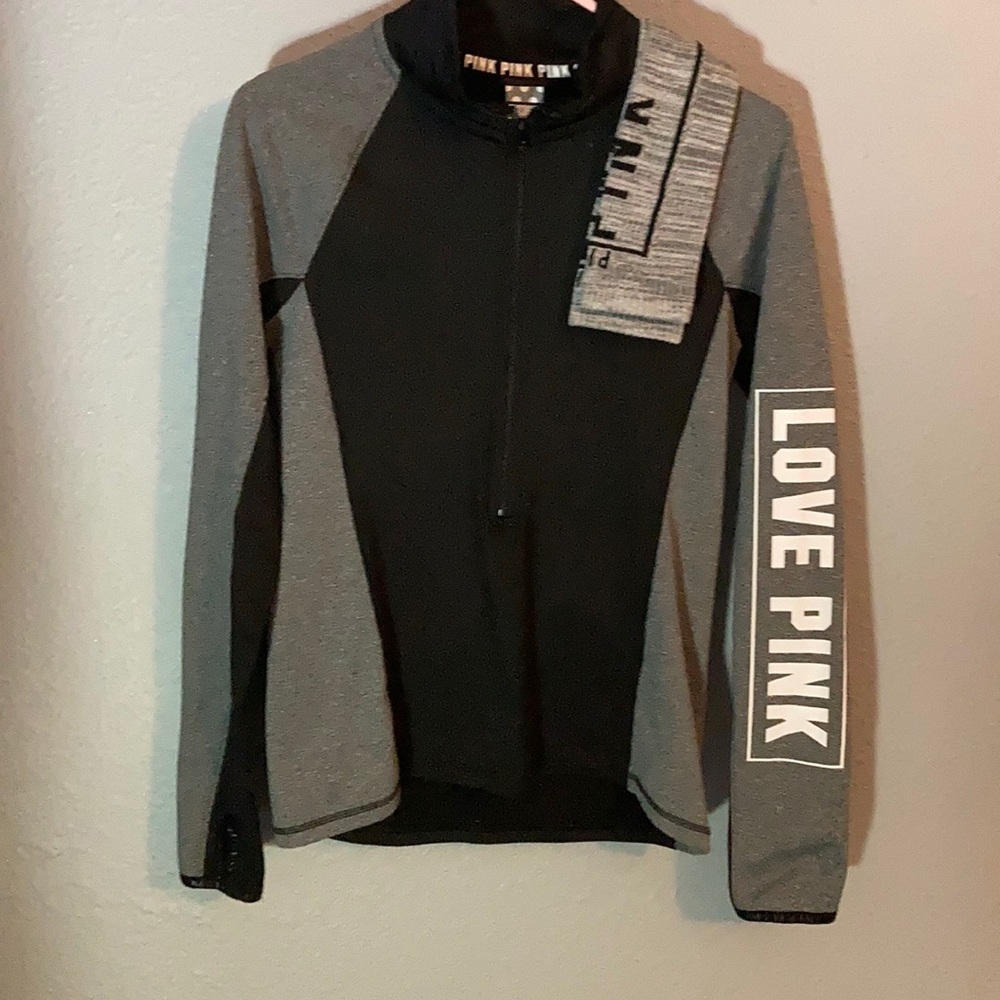 Victoria’s Secret ULTIMATE HALF-ZIP top/socks
